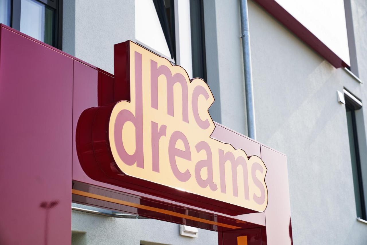 Mcdreams Hotel อินโกลชตัดต์ ภายนอก รูปภาพ