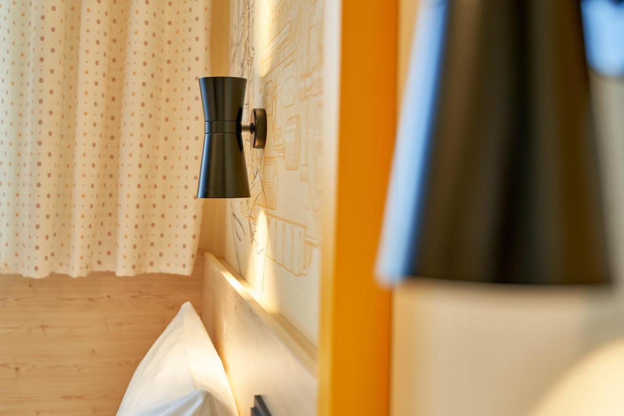 Mcdreams Hotel อินโกลชตัดต์ ภายนอก รูปภาพ