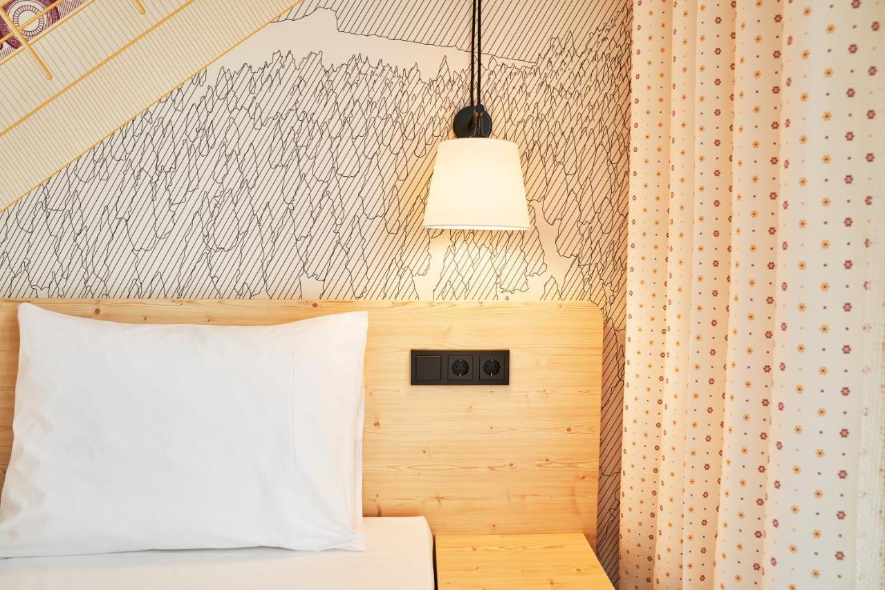 Mcdreams Hotel อินโกลชตัดต์ ภายนอก รูปภาพ