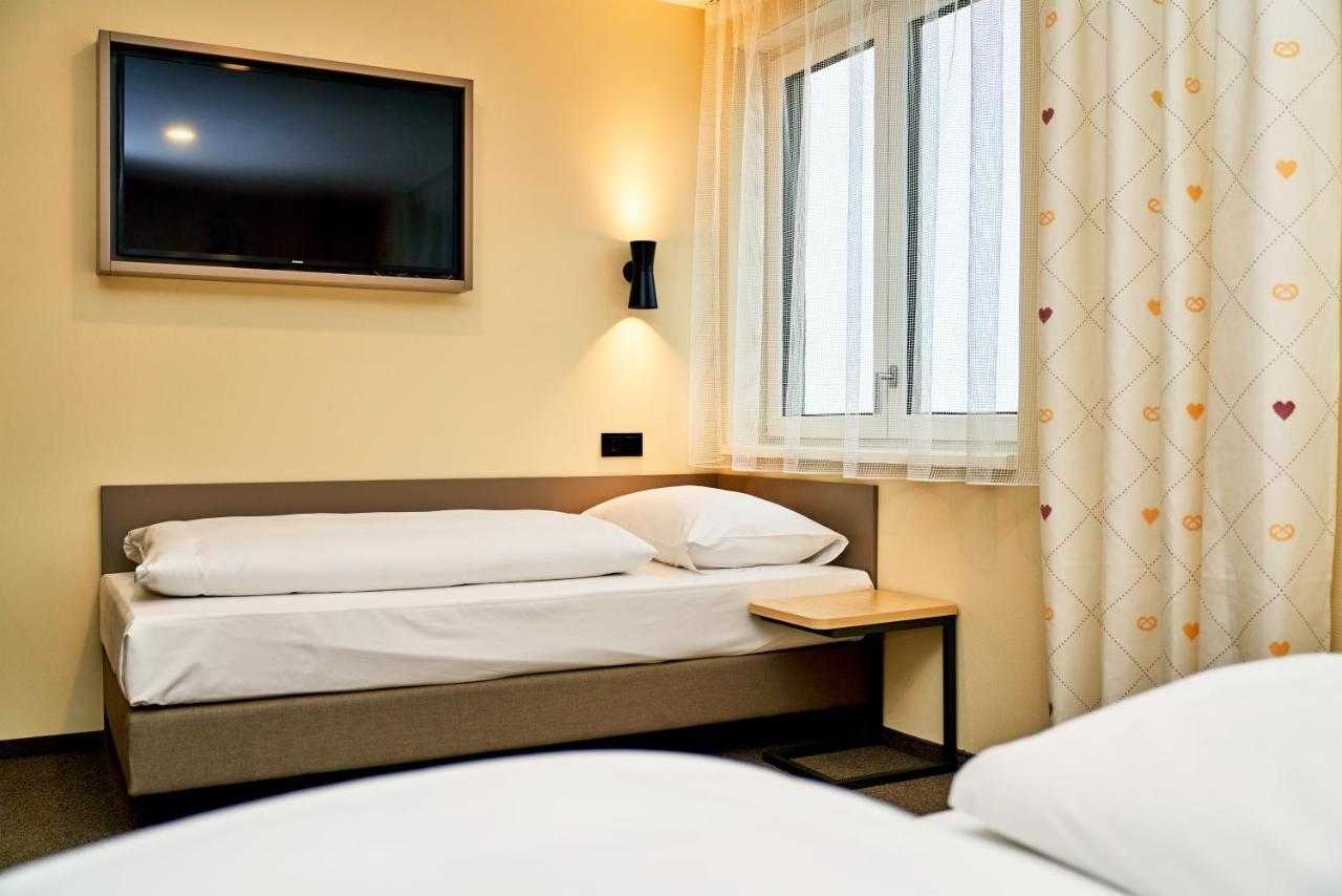 Mcdreams Hotel อินโกลชตัดต์ ภายนอก รูปภาพ