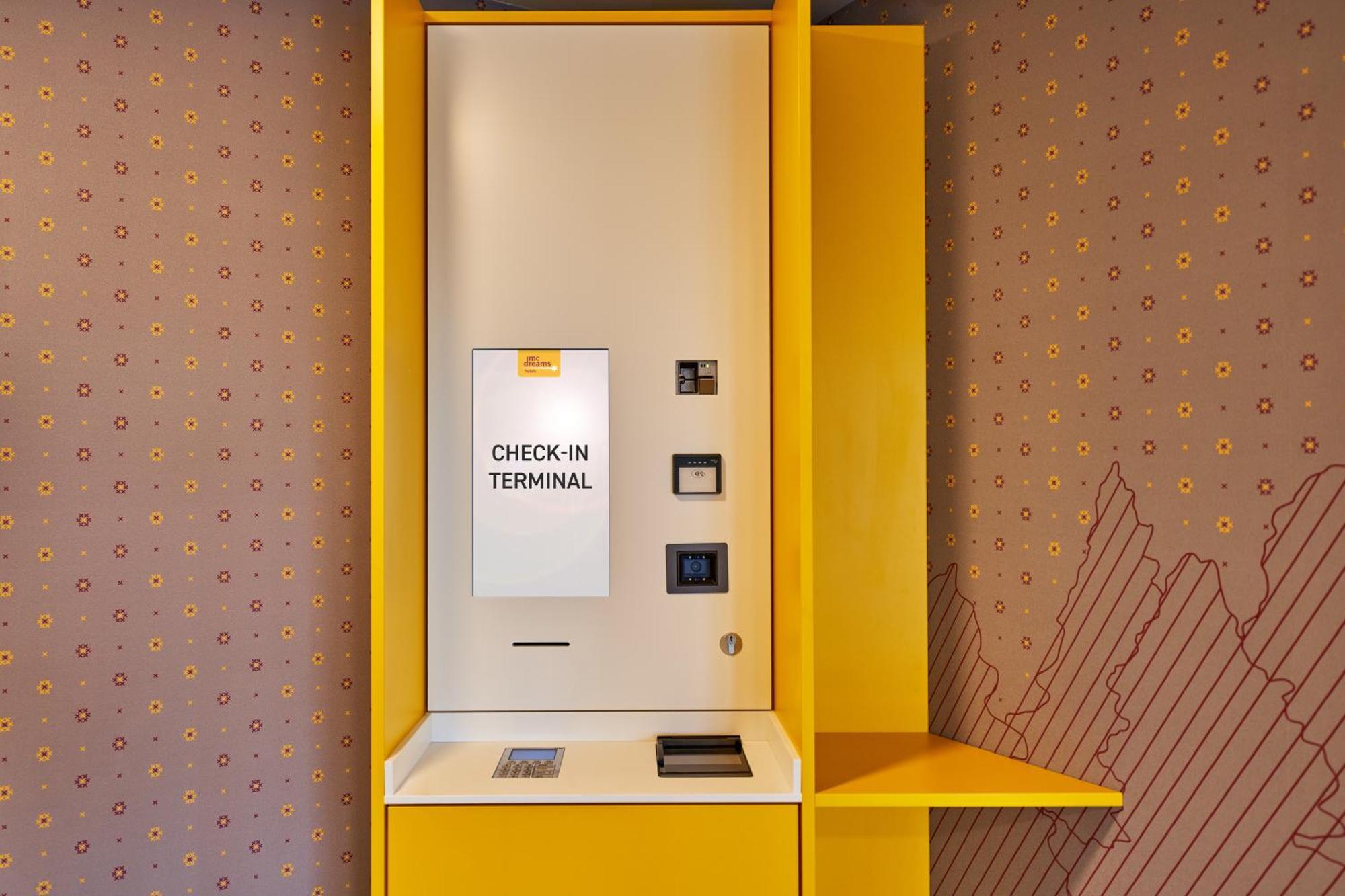 Mcdreams Hotel อินโกลชตัดต์ ภายนอก รูปภาพ